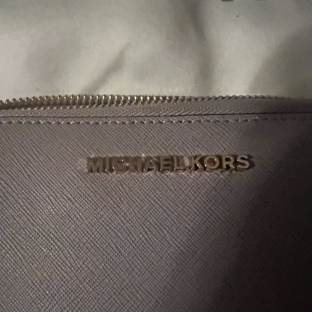 MICHAEL KORS - Wristlet- Gently Loved - Picture 3 of 3